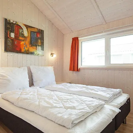 Three-bedroom In 13