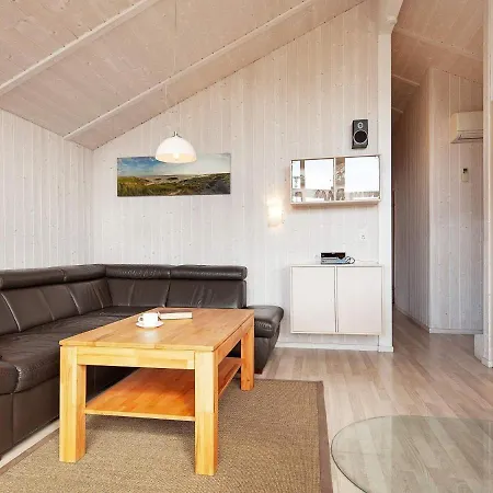 Three-bedroom In 13 * Groemitz