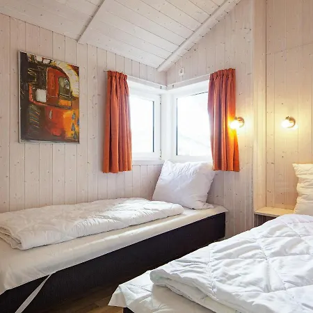 Three-bedroom In 13 Holiday home