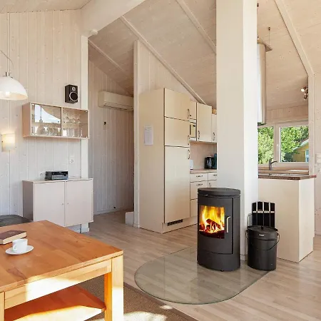 Three-bedroom In 13 * Groemitz