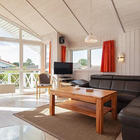 Three-bedroom In 13 Holiday home Groemitz