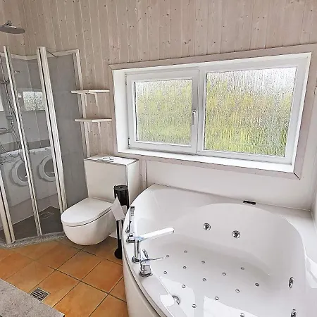 Three-bedroom In 13 * Groemitz