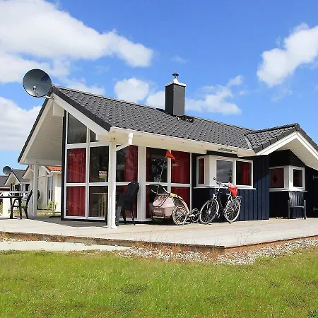 Three-bedroom In 13 Holiday home Groemitz